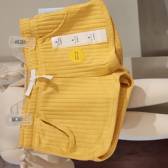 Cat & Jack Other - NEW GIRLS CAT & JACK YELLOW RIBBED 2 POCKET SHORTS SIZE 6X.  CLEARANCE